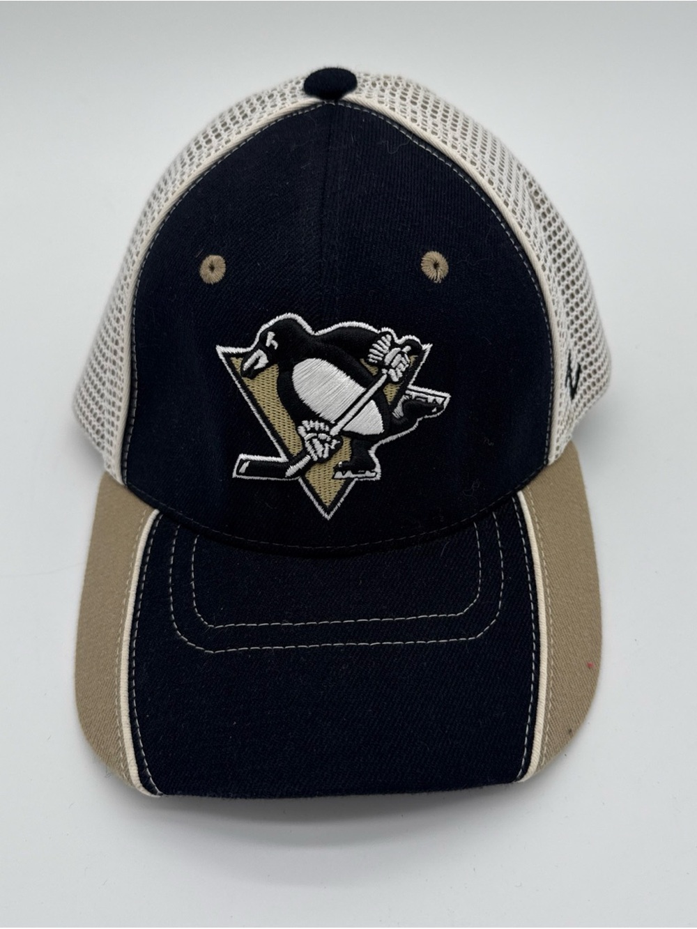 Vintage Pittsburgh Penguins Zephyr Z-Fit Trucker Hat Size S NHL Mesh Cap Black